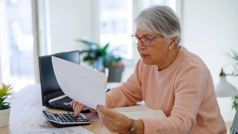 Como evitar o superendividamento na terceira idade e garantir uma vida digna?