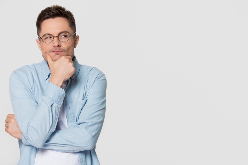 Investir em imóveis ou renda variável? Dicas para você que quer começar a investir