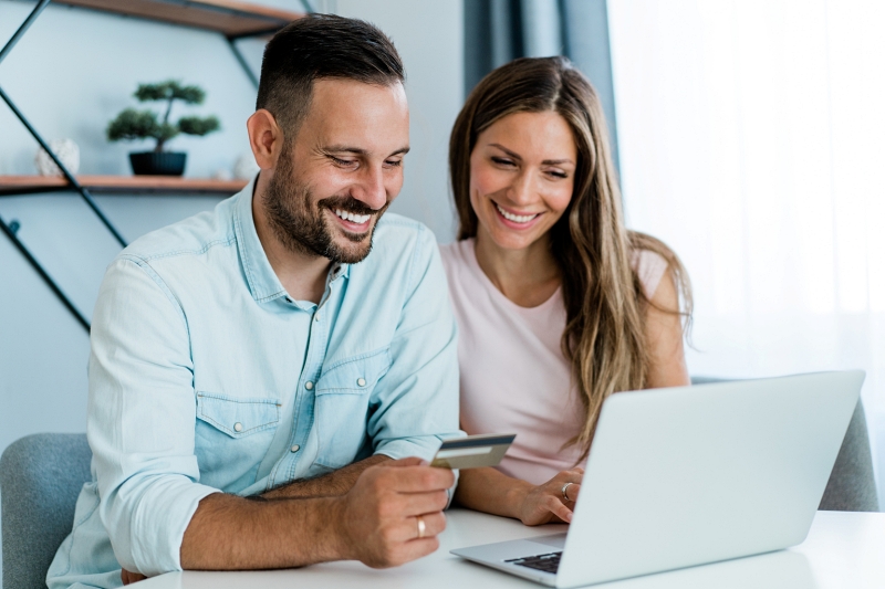 Cartões de crédito em conjunto: é uma boa opção para os casais?